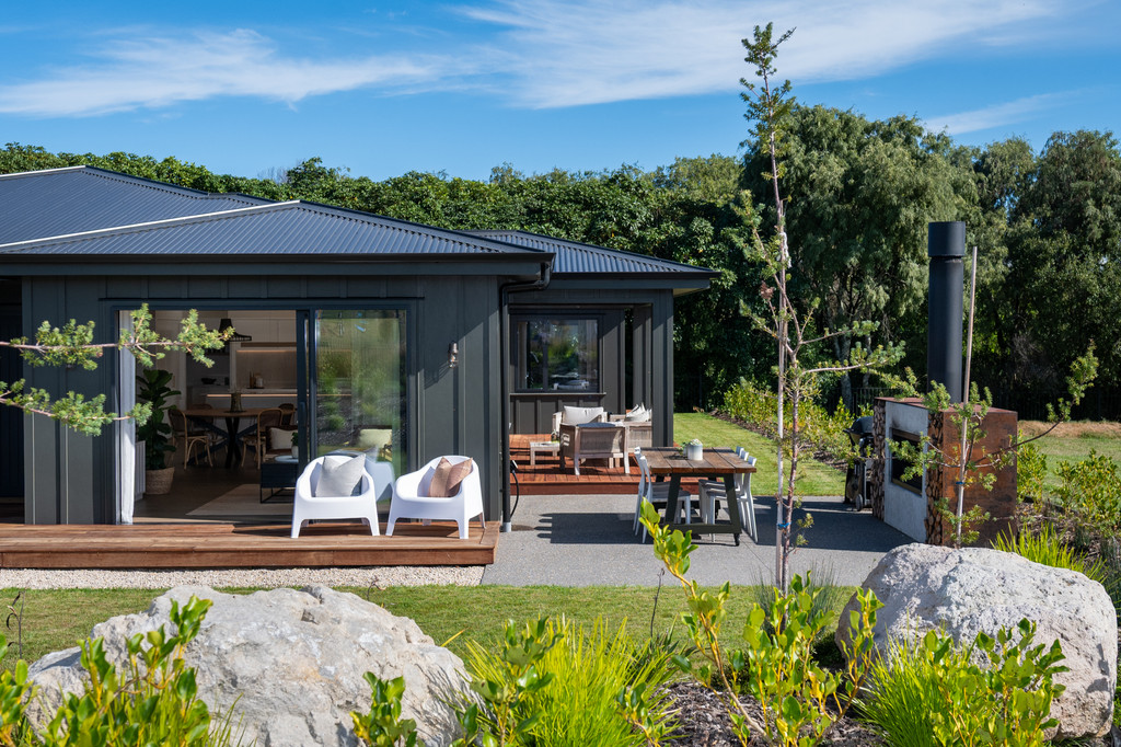 A Private Haven of Sun, Style and Serenity