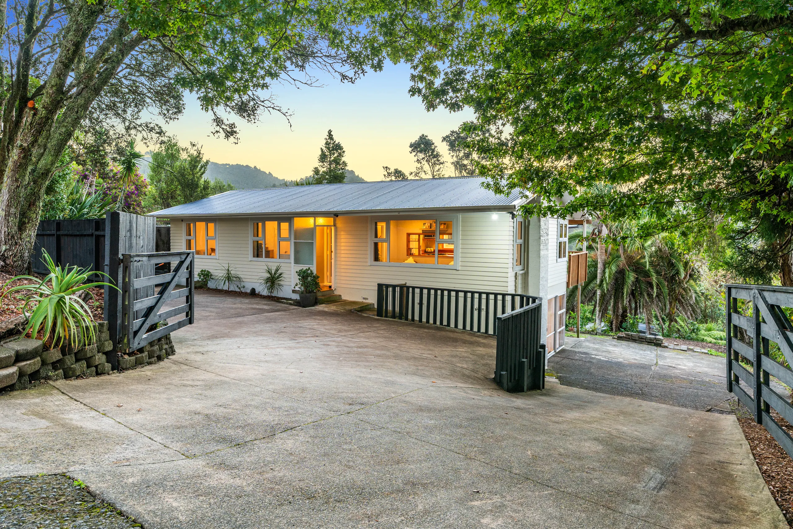 269 Forest Hill Road, Waiatarua, Waitakere City
