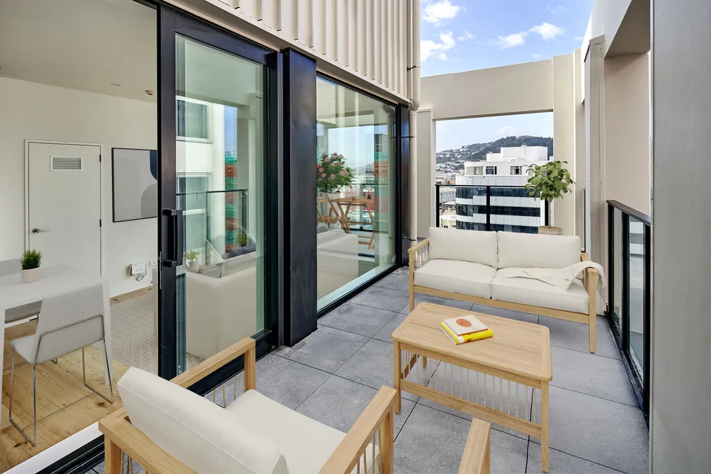 Corner Penthouse with Harbour Views