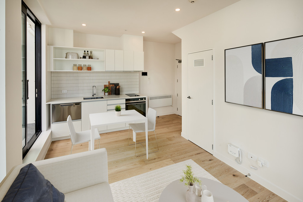 Corner Penthouse with Harbour Views