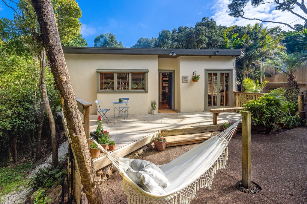 The Monkey House – Island Soul, Surprising Value
