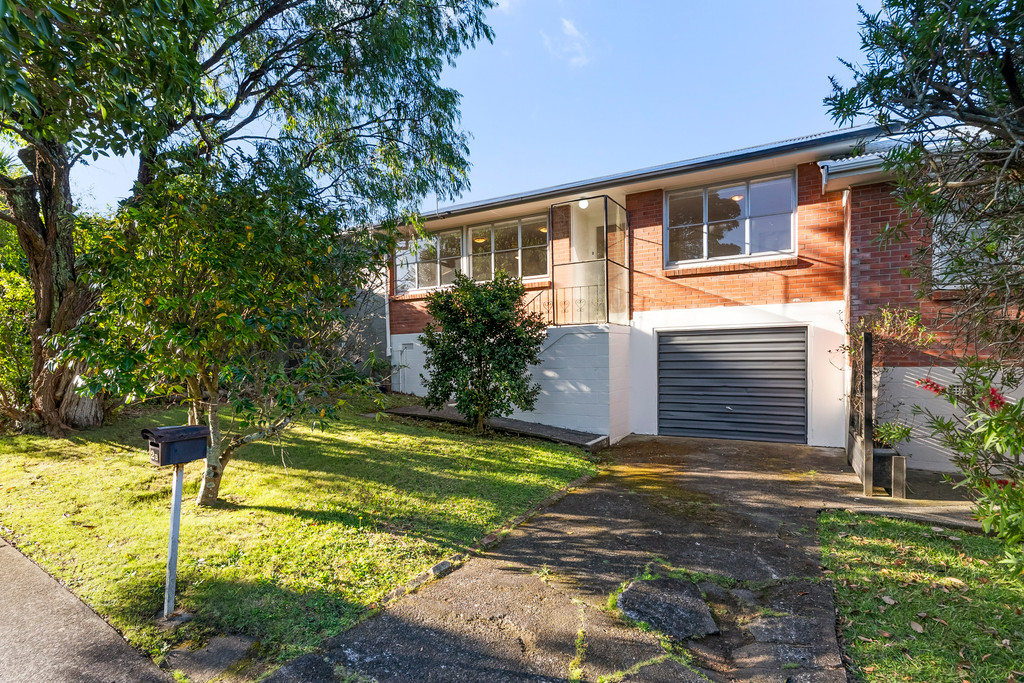 Sunny, Solid Brick Unit - Presenting Potential