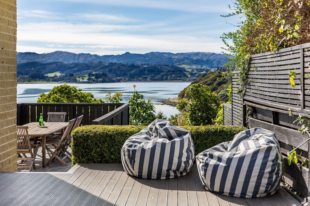 Well-Designed Family Living with Inlet Views