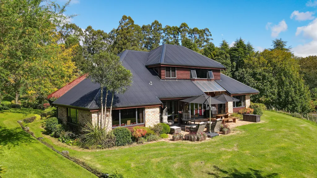 Priced to Sell – Owners Have Found Their New Home