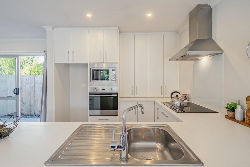 Modern Comfort, Easy Living