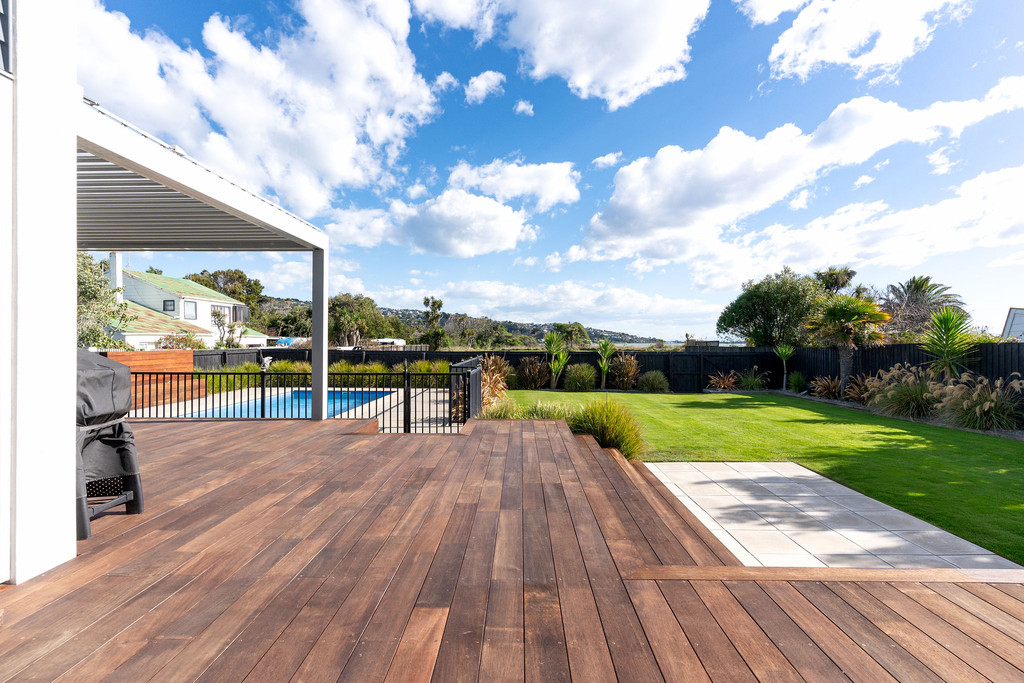 Space, Scale and a Front Row Estuary Setting