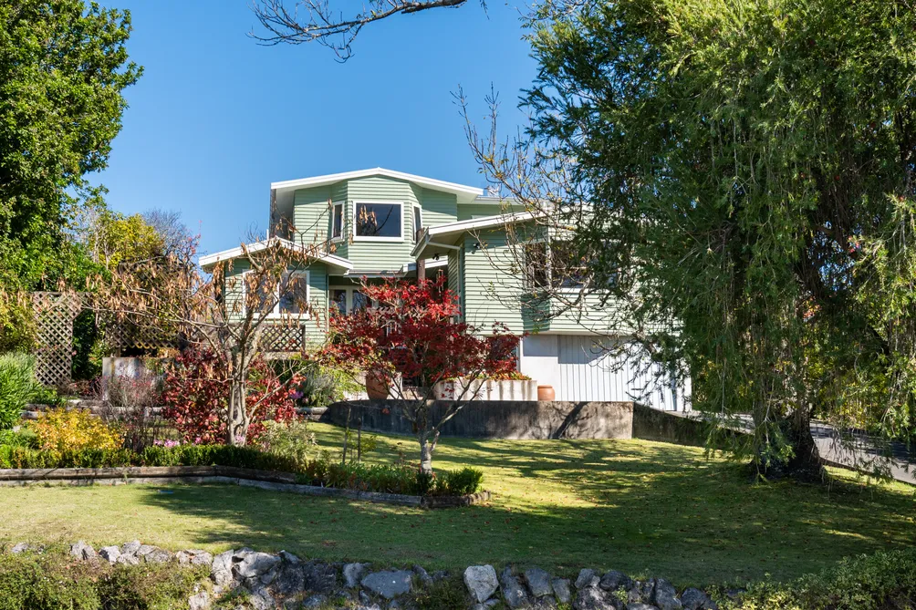 Enduring Style in a Prime Havelock Setting
