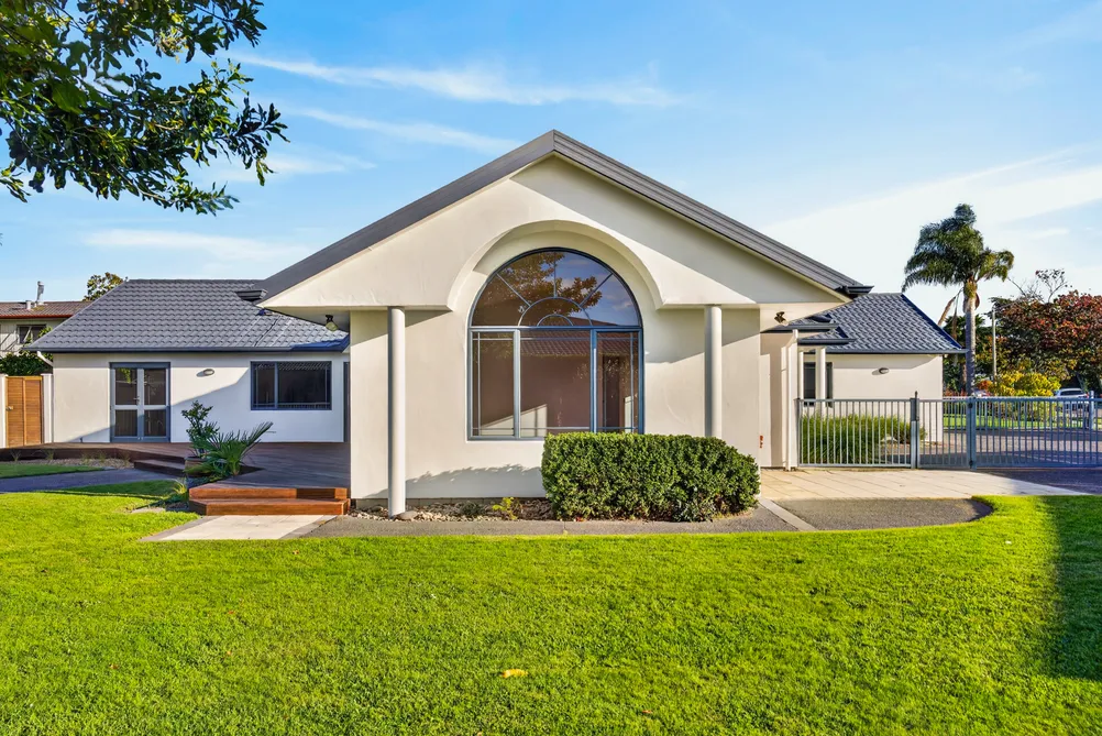 Expansive Family Home in Quiet Cul-de-sac