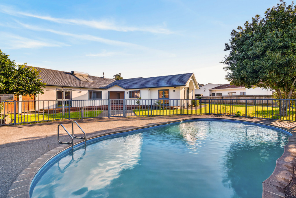 Expansive Family Home in Quiet Cul-de-sac