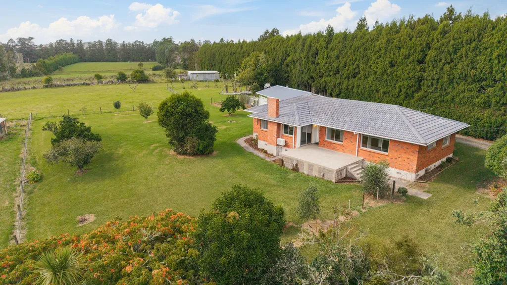 A Rare Riverhead Holding with Room to Think Ahead