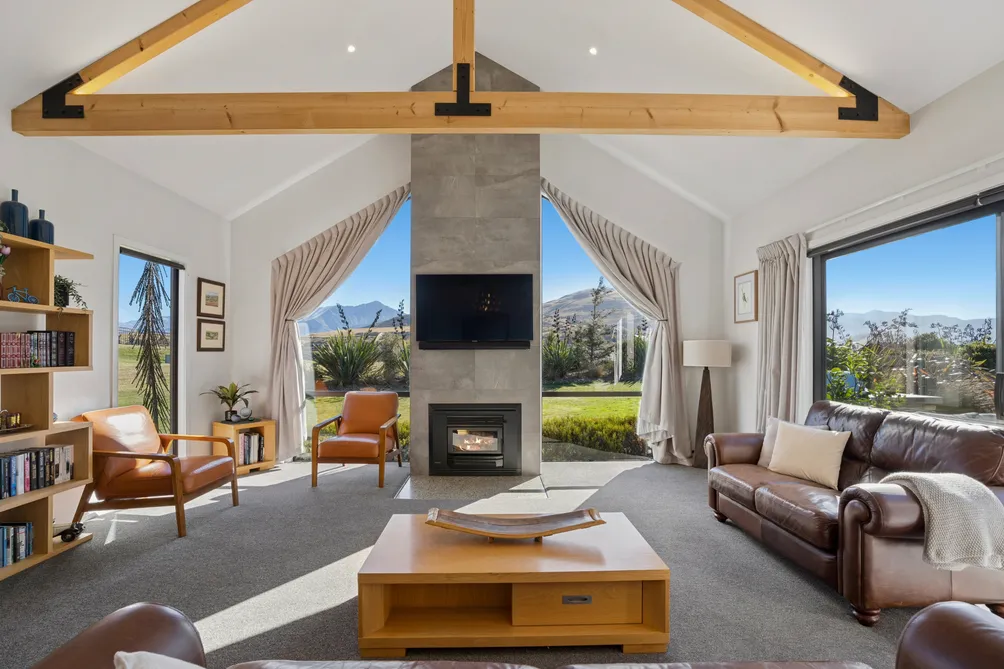 Reserve-Side Living with Mountain Views