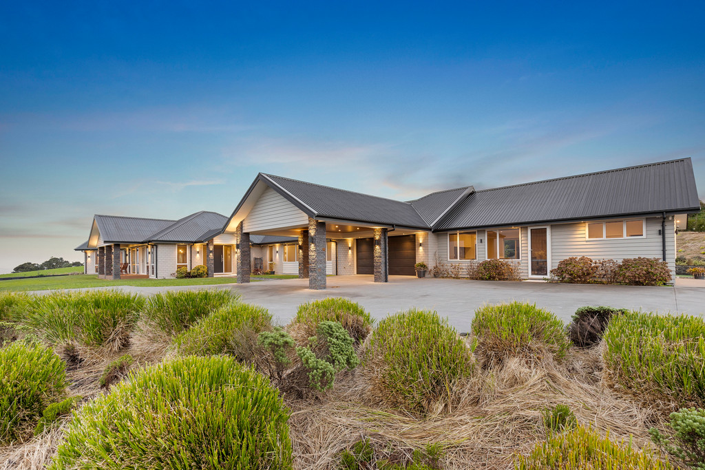 Rare Offering on Pukekohe Hill – Vendor Relocating