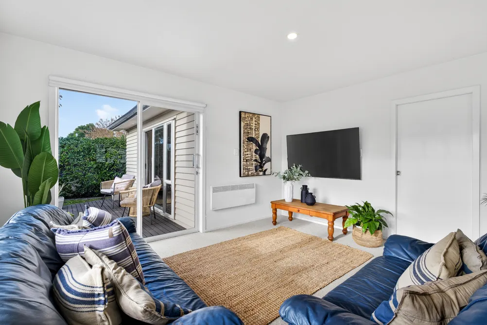 Warm, Modernised Home in a Sought After Area