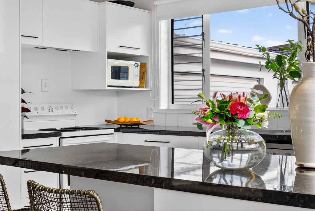 Warm, Modernised Home in a Sought After Area