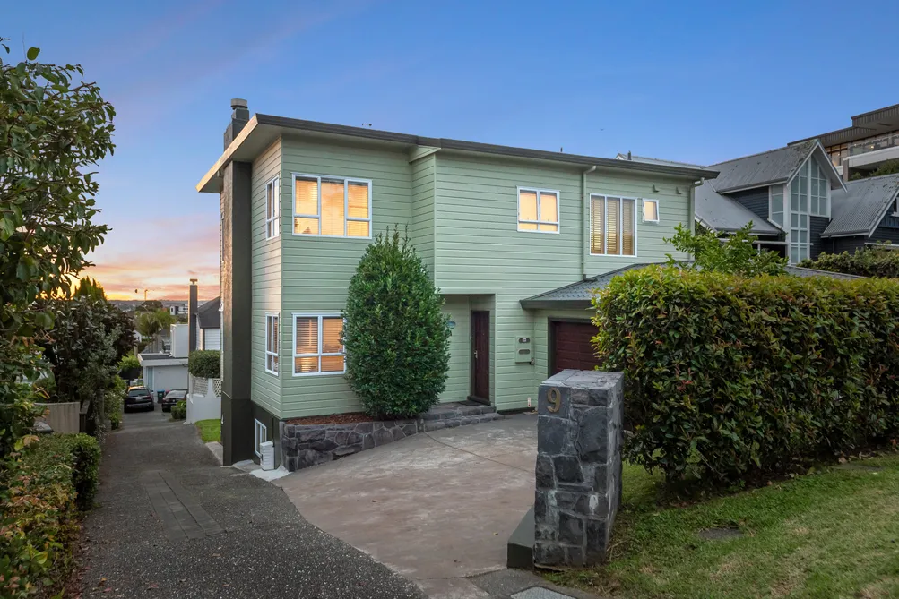 Elevated Orakei Living With Sweeping Views
