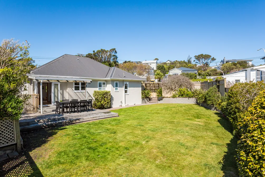 Sun, Space and a Stunning Flat Lawn