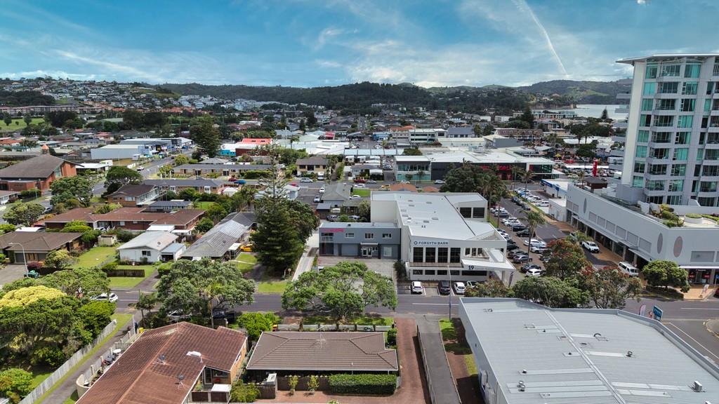 OFFICE WITH BUILDING NAMING RIGHTS