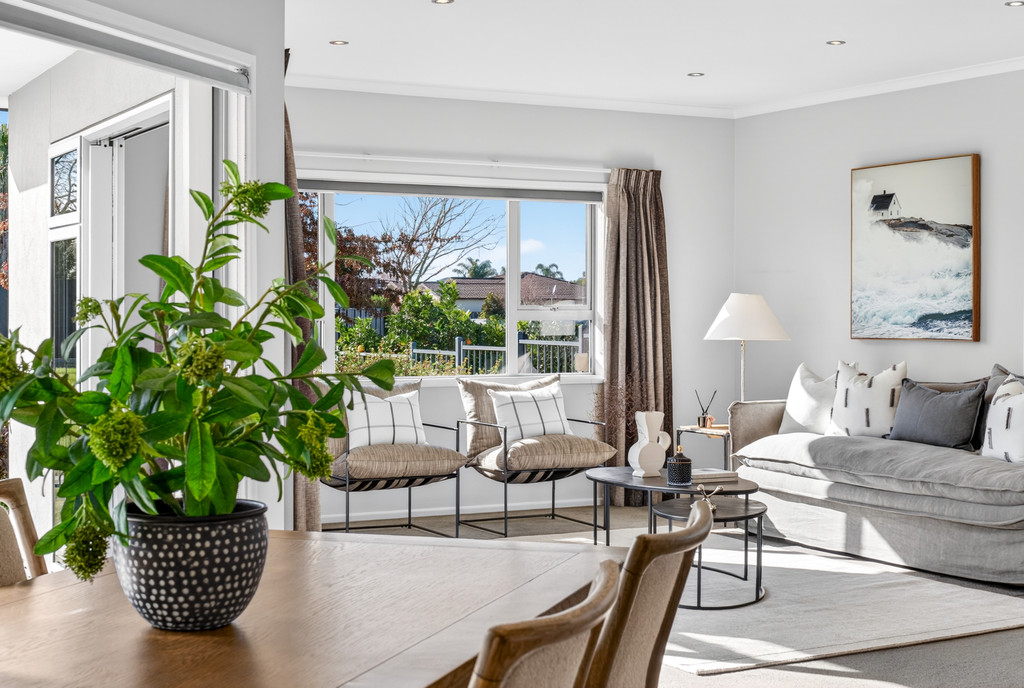 Peaceful Reserve Outlook in the Heart of Frimley