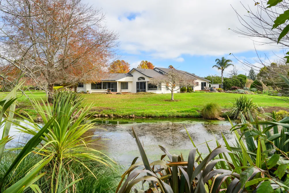 Lifestyle Living with Rural Views