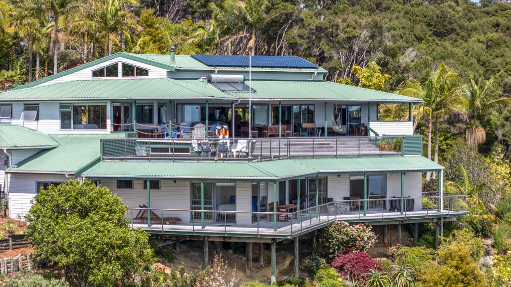 TE WAHAPU SANCTUARY: MOTIVATED OWNERS SAY SELL!
