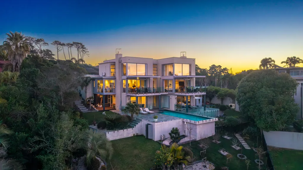 Waterfront - A Touch of Luxury in Paradise