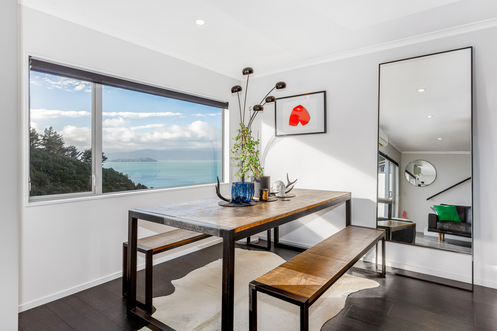Funky, Stylish Living with Spectacular Views!