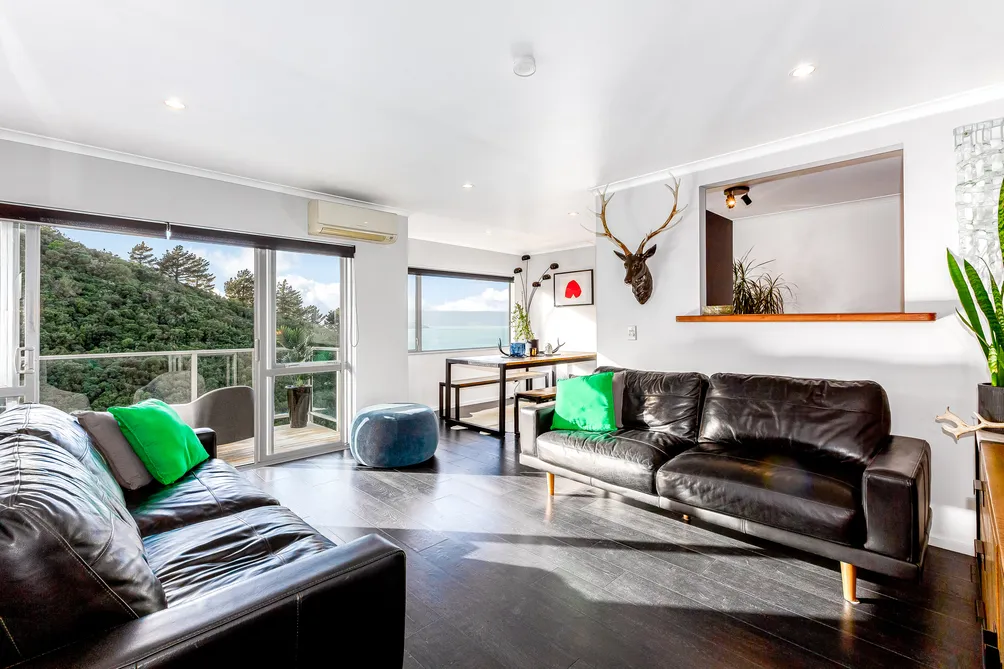 Funky, Stylish Living with Spectacular Views!