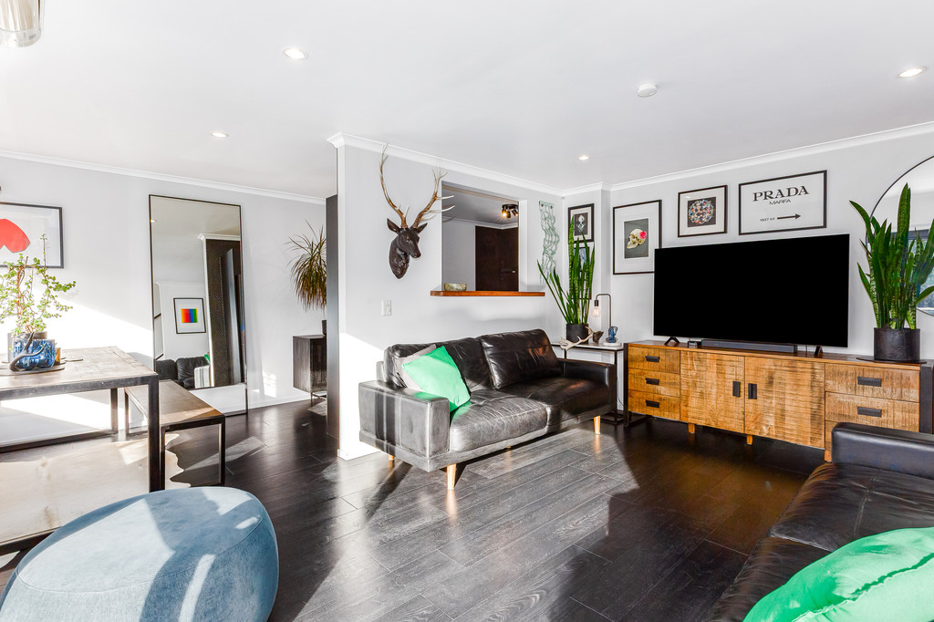 A Rare Gem – Style, Sun and Sea Views!