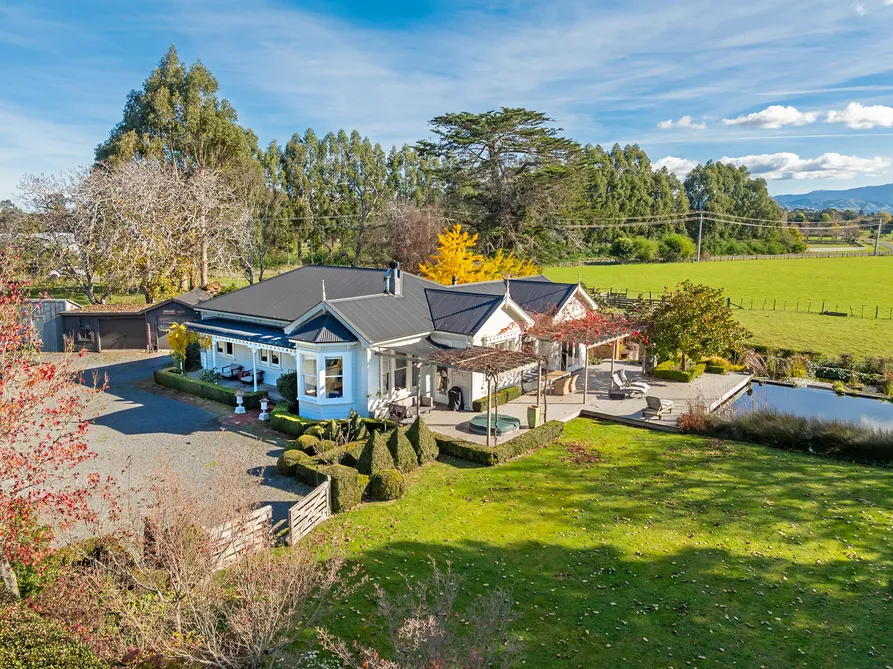 Two Dwelling Country Retreat