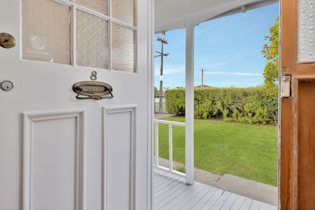 Renovated Charm in a Prime Position