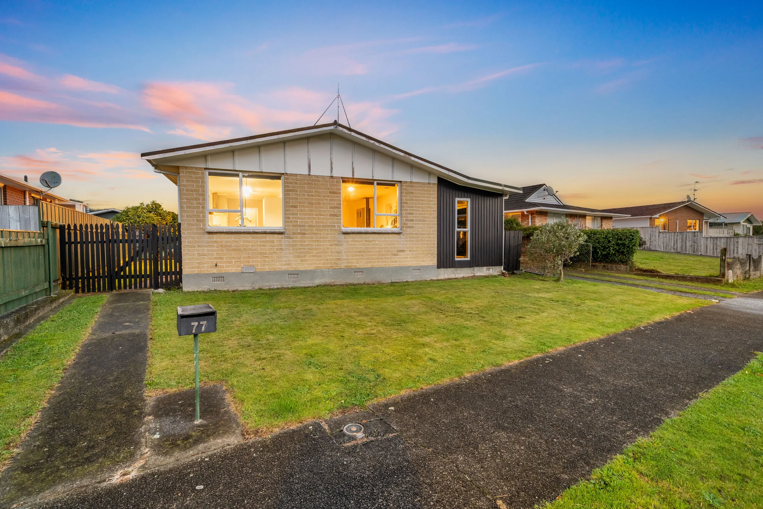 77 Pasadena Crescent, Totara Park, Upper Hutt City