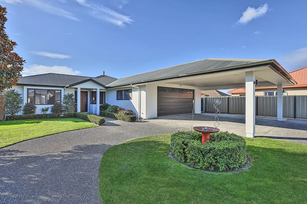 Peace, Privacy, Parking. Oaklands Entertainer