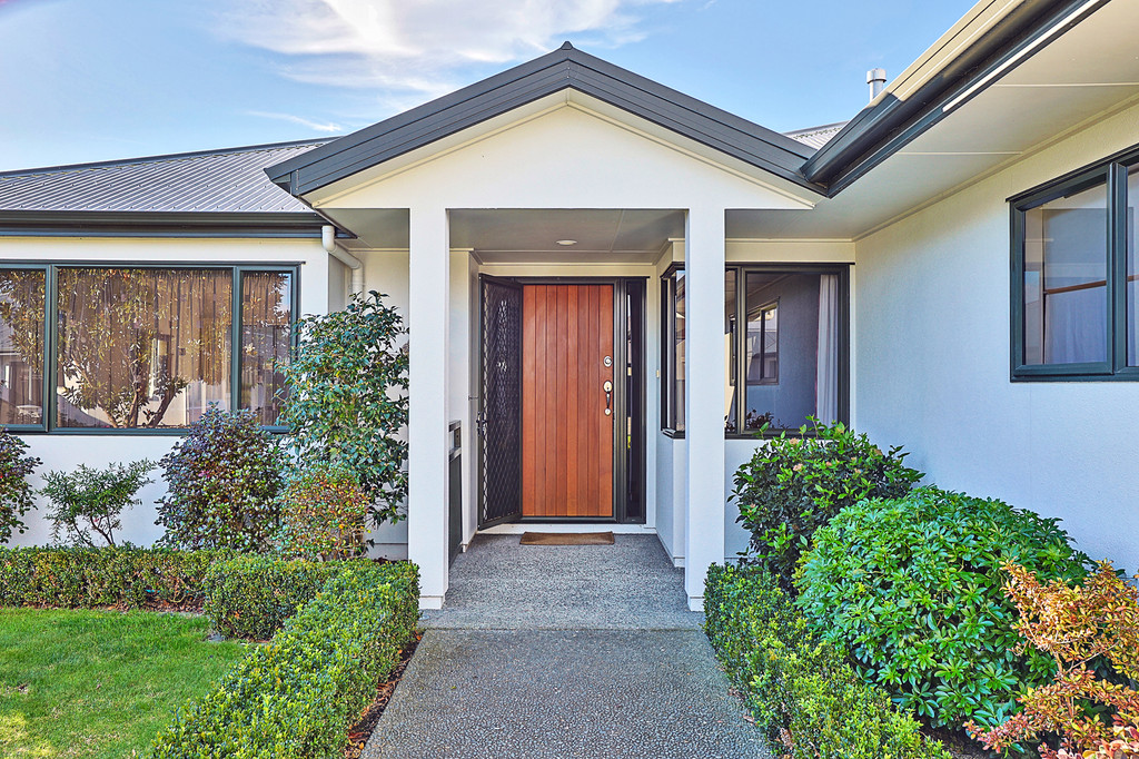 Peace, Privacy, Parking. Oaklands Entertainer
