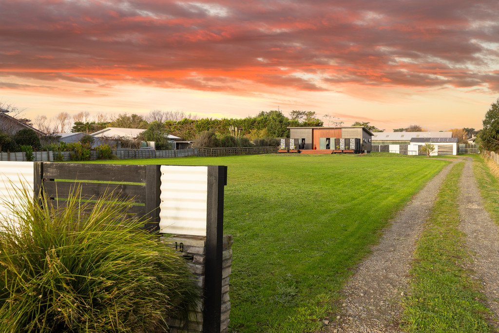 Foxton Home, Two Sleepouts & Subdivision Potential