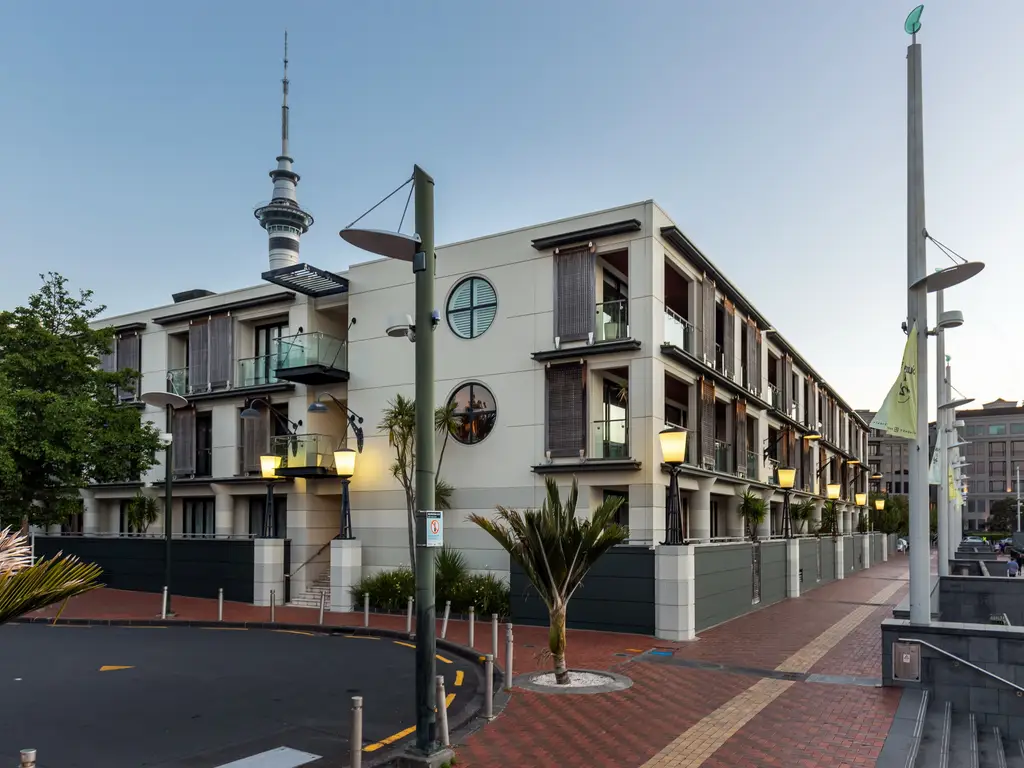 01_3H-22 Pakenham St East