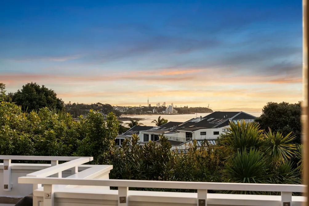 Elevated Family Living with Harbour Views