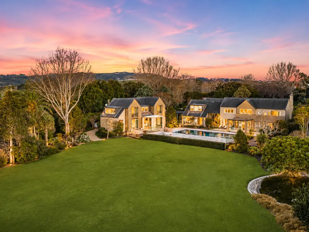 twilight_estate_6000x4003_RGB_4