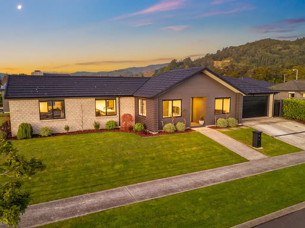 01 - Te Kaeaea Crescent (21) - Twilight