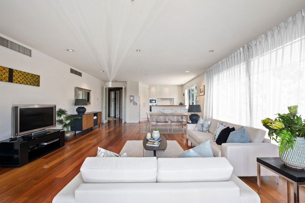 THE ROCKS - BEACHFRONT LIFESTYLE AT ITS FINEST