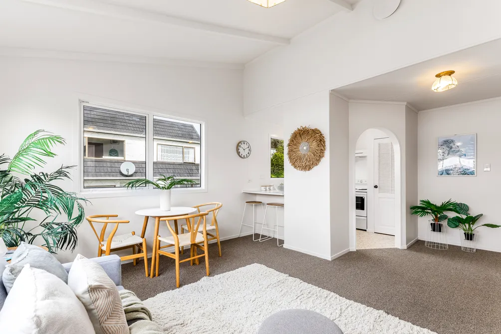 Two-Bedroom Townhouse – Super Convenient Location!