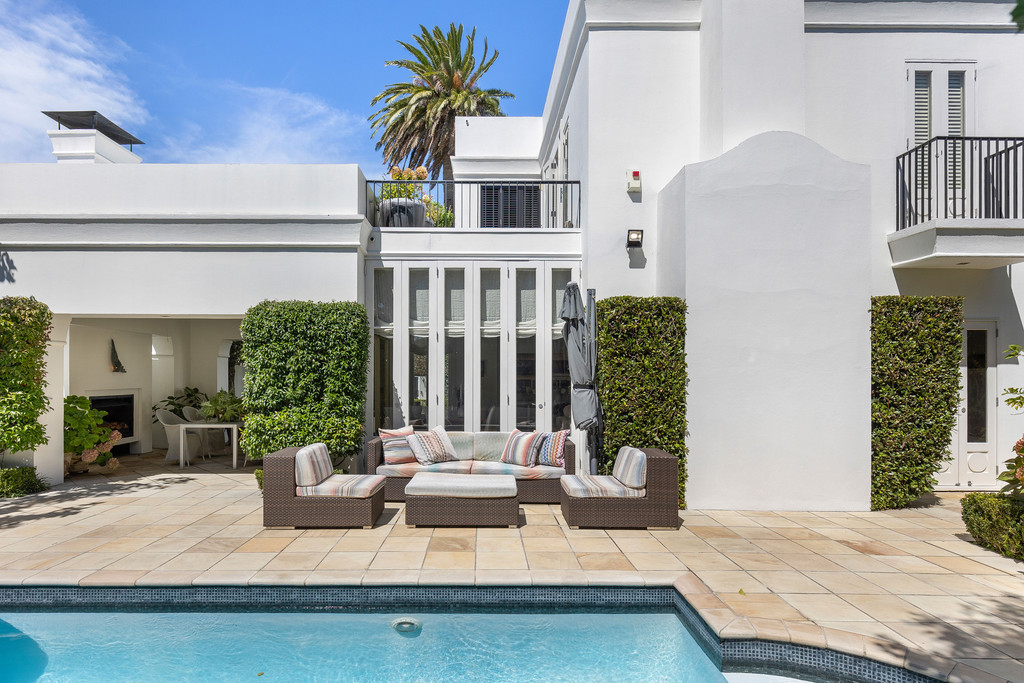 Elegant Living in Prestigious Parnell