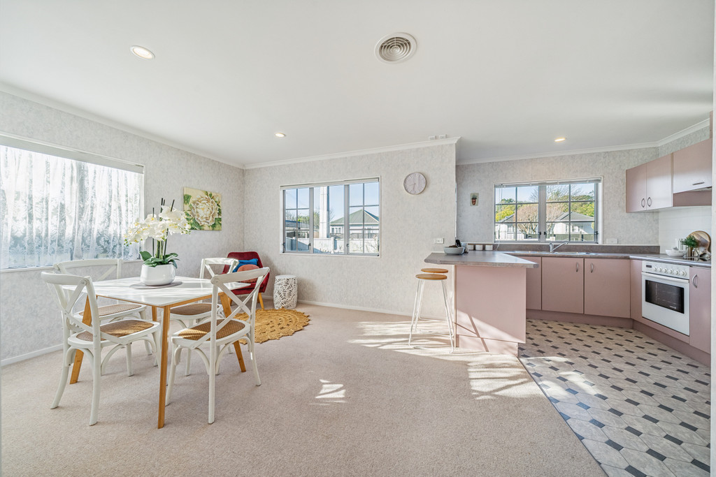 Central Convenience and Easy Living