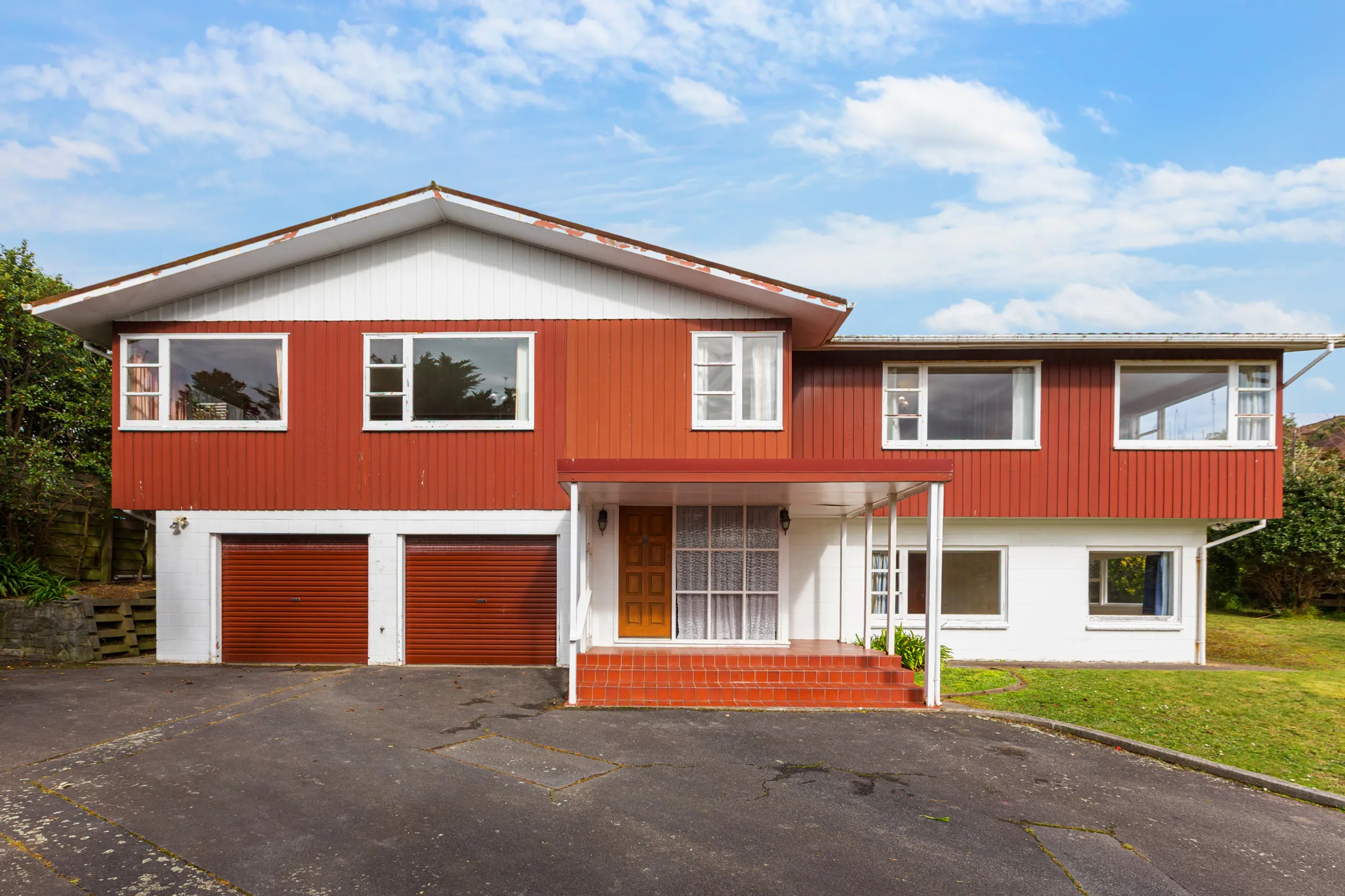1 Bede Grove, Tawa, Wellington City