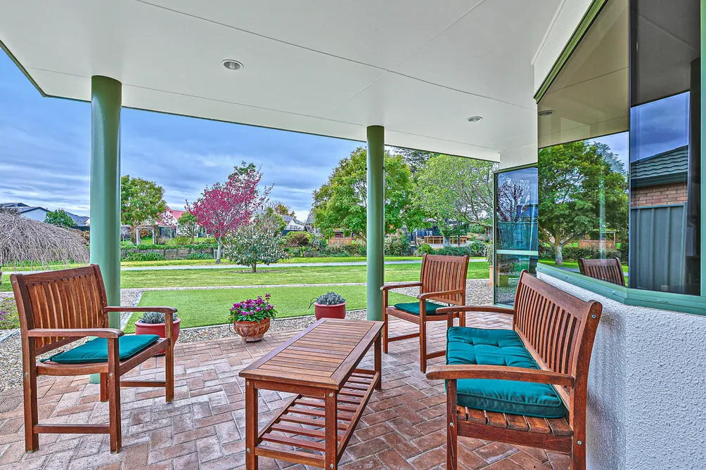 Knightsbridge Reserve Outlook, Immaculate And Easy