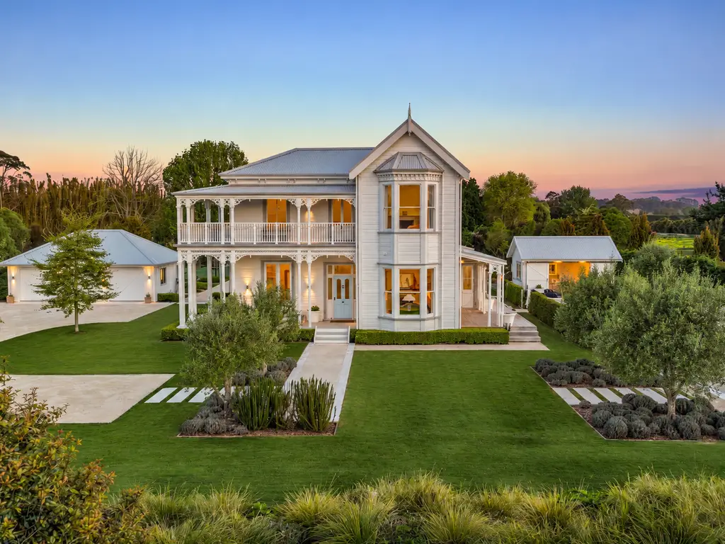 Summerville_House_Lush_Lawn_5MB