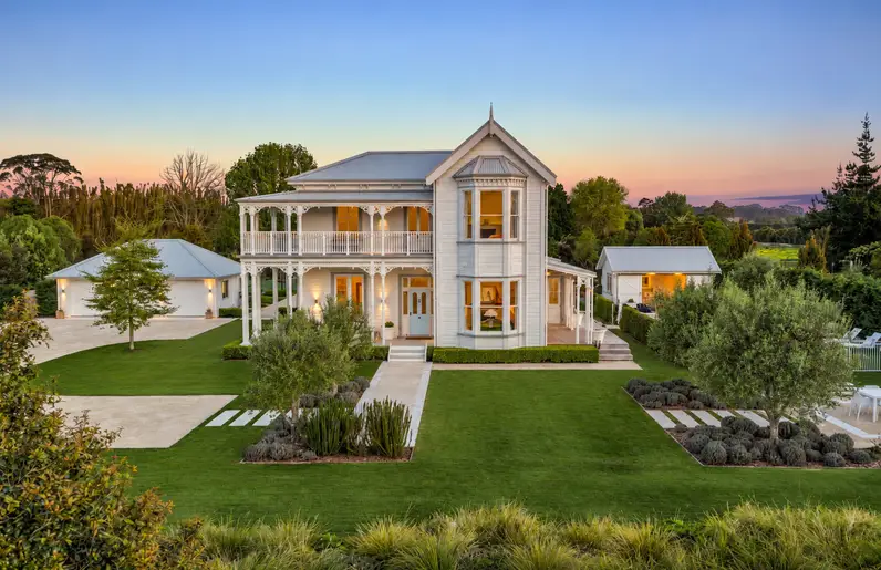 Summerville_House_Lush_Lawn_5MB