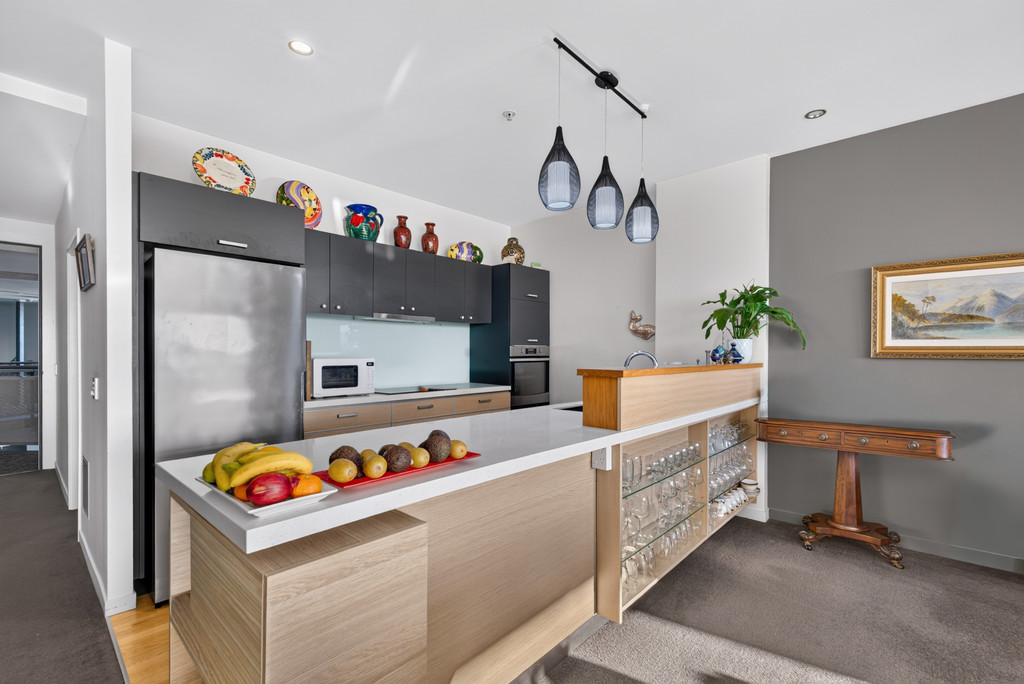 Ahuriri Top Floor Serenity with Harbour Views