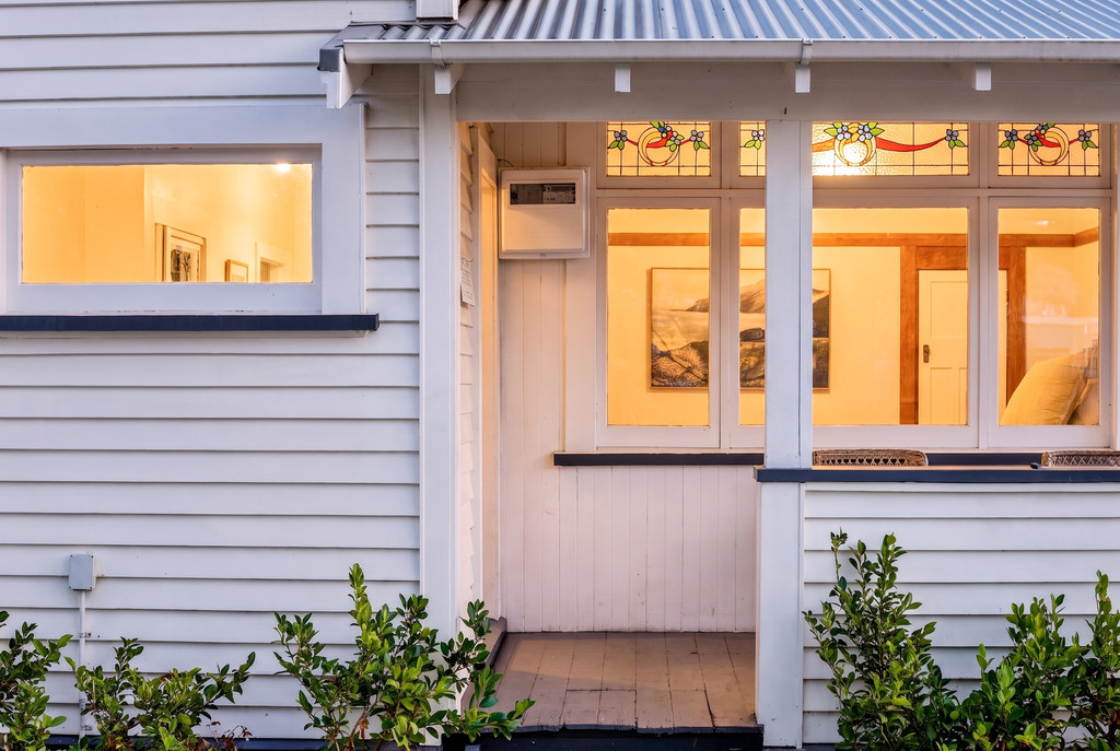 Serious Value -  Ahuriri House with Studio