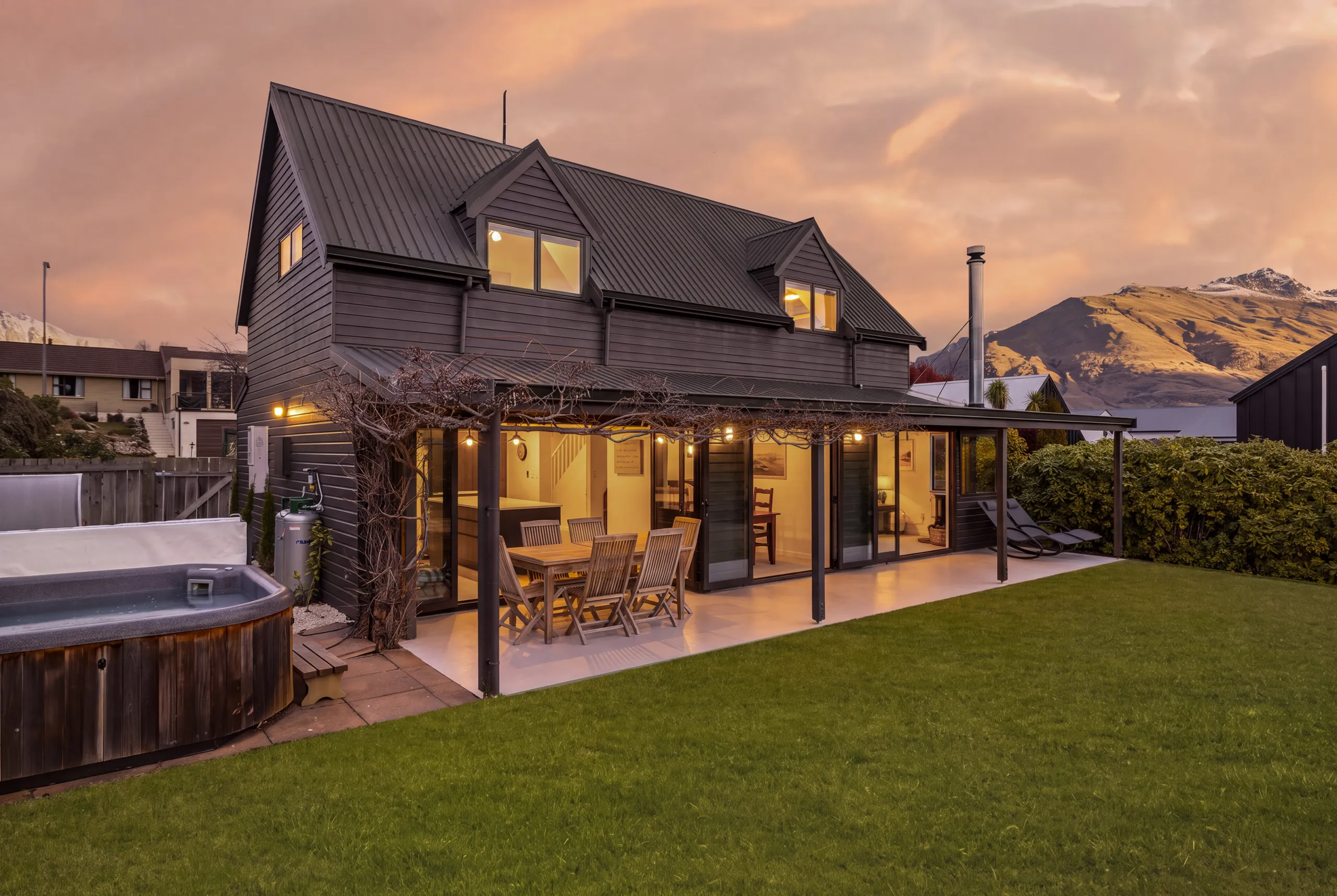 14 Oregon Drive, Kelvin Heights, Queenstown