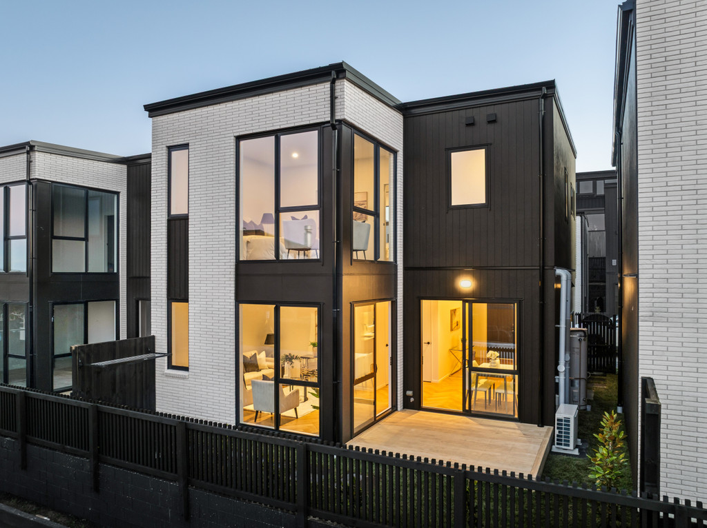 A refined coastal address, designed for modern living